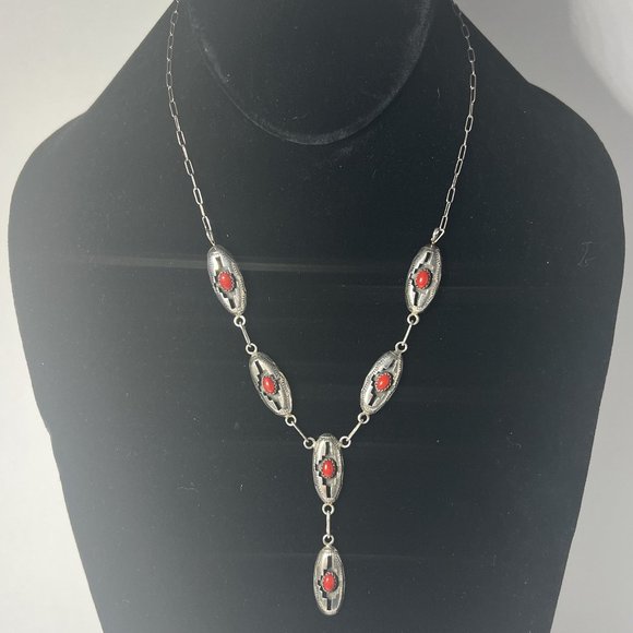 Vintage Coral Shadow Box Lariat Native American Maggie Perry Hallmark - Picture 1 of 8